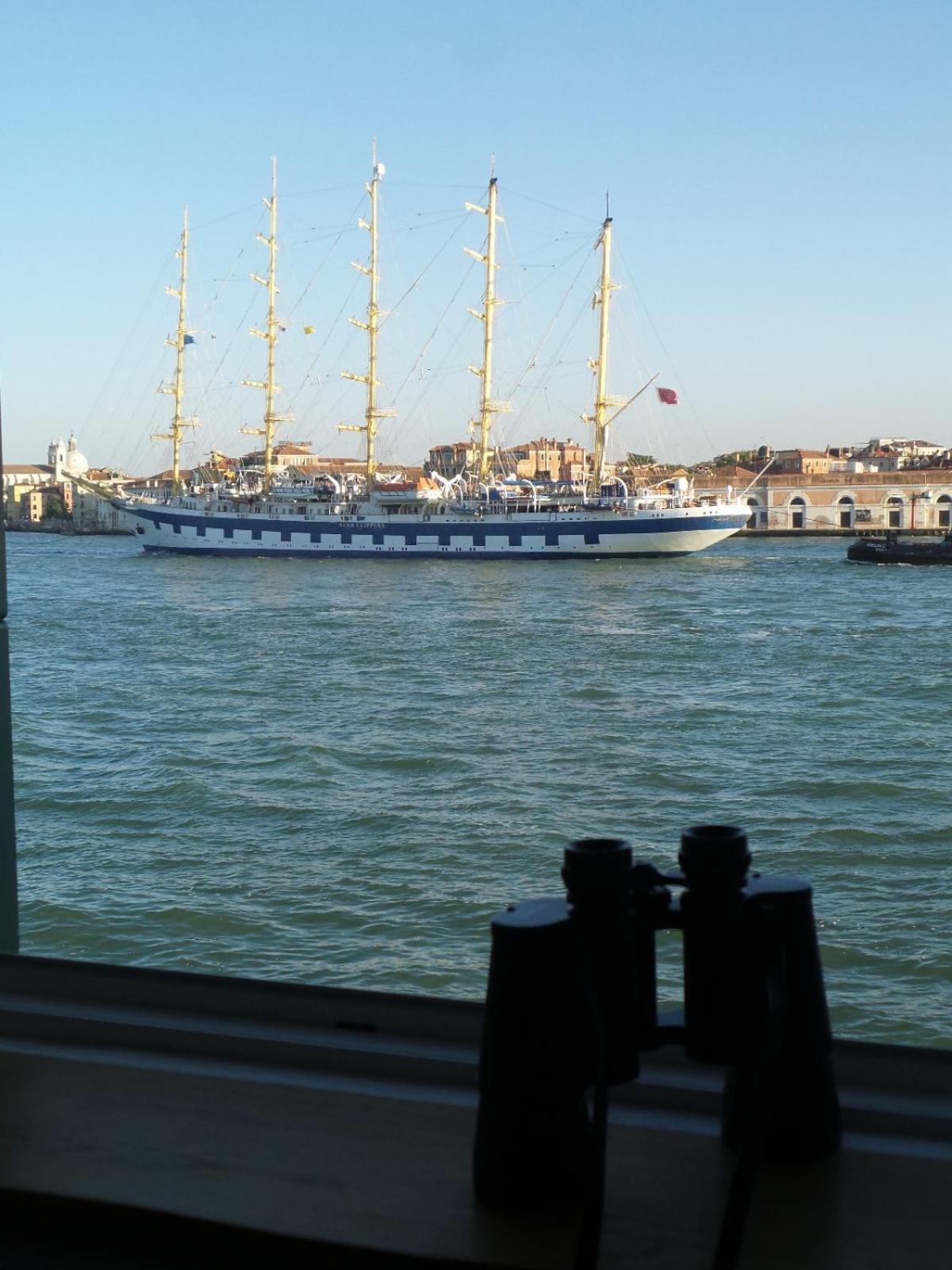 3 Windows On St Mark - Waterfront Apartment Venesia Bagian luar foto