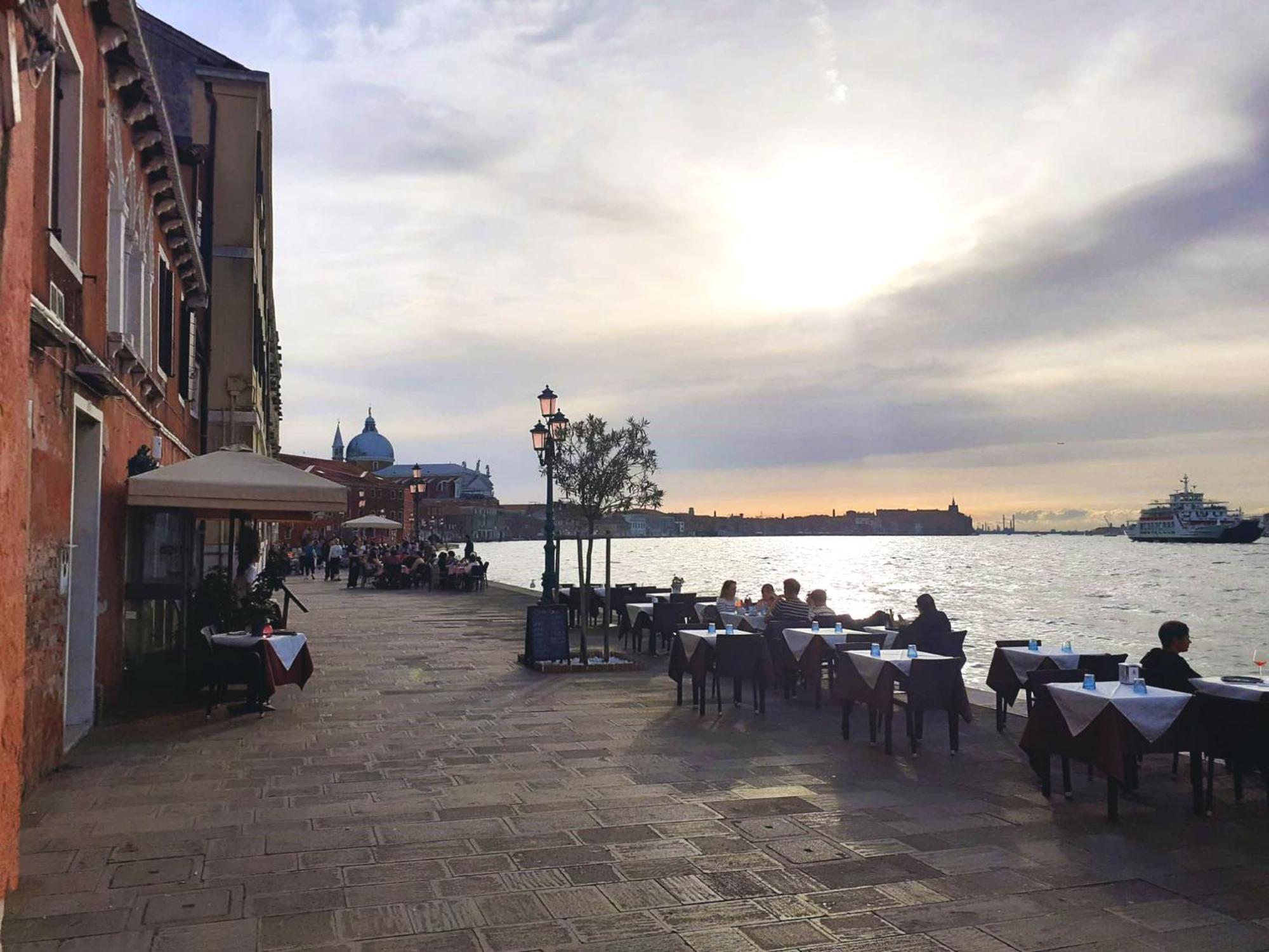 3 Windows On St Mark - Waterfront Apartment Venesia Bagian luar foto